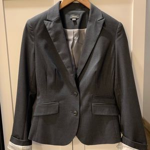 Beautiful and classic suit in excellent condition.
